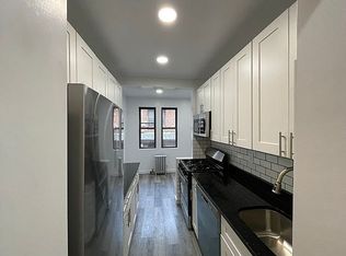 35-21 190th St #2F, Flushing, NY 11358