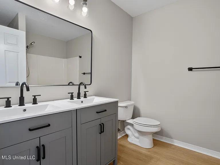 8205 Santa Fe Ave #A — Photo 16