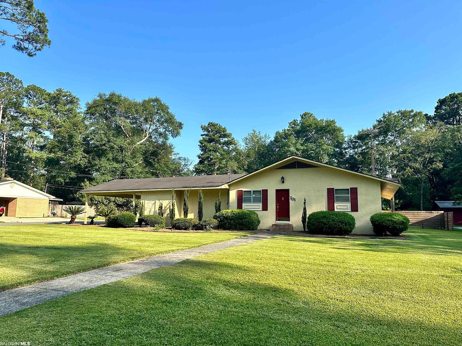 701 Garrett St, Brewton, AL 36426 Zillow