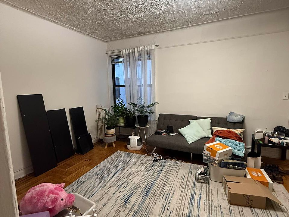 1st image of 29-06 Crescent St #2E