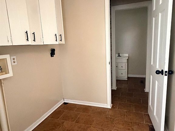 2nd image of 3140 Cedar Bluff Rd