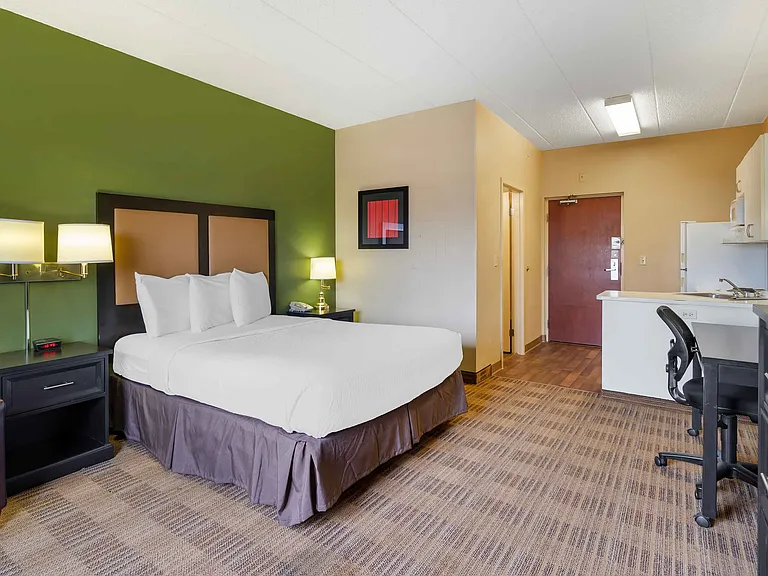 Studio Suite - 1 Queen Bed