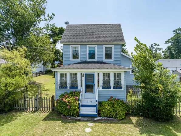 3198 Ridge Rd, Chincoteague Island, VA 23336