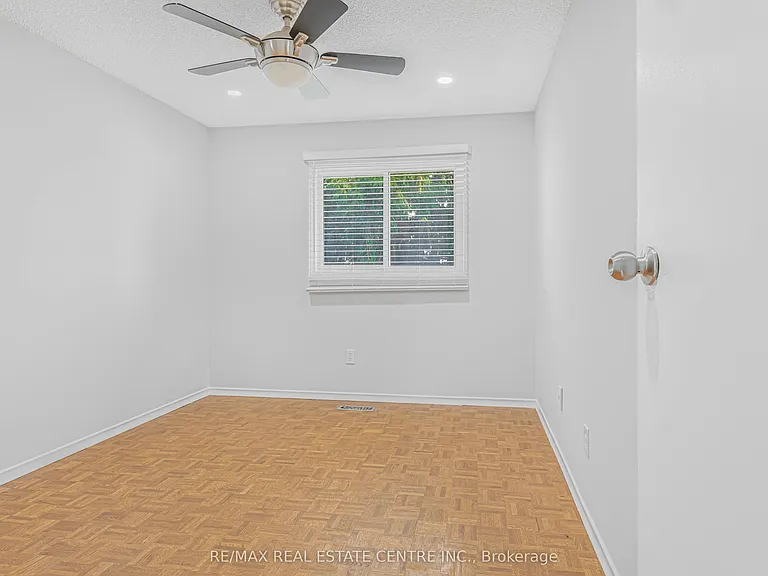 Trowbridge Dr — Photo 23