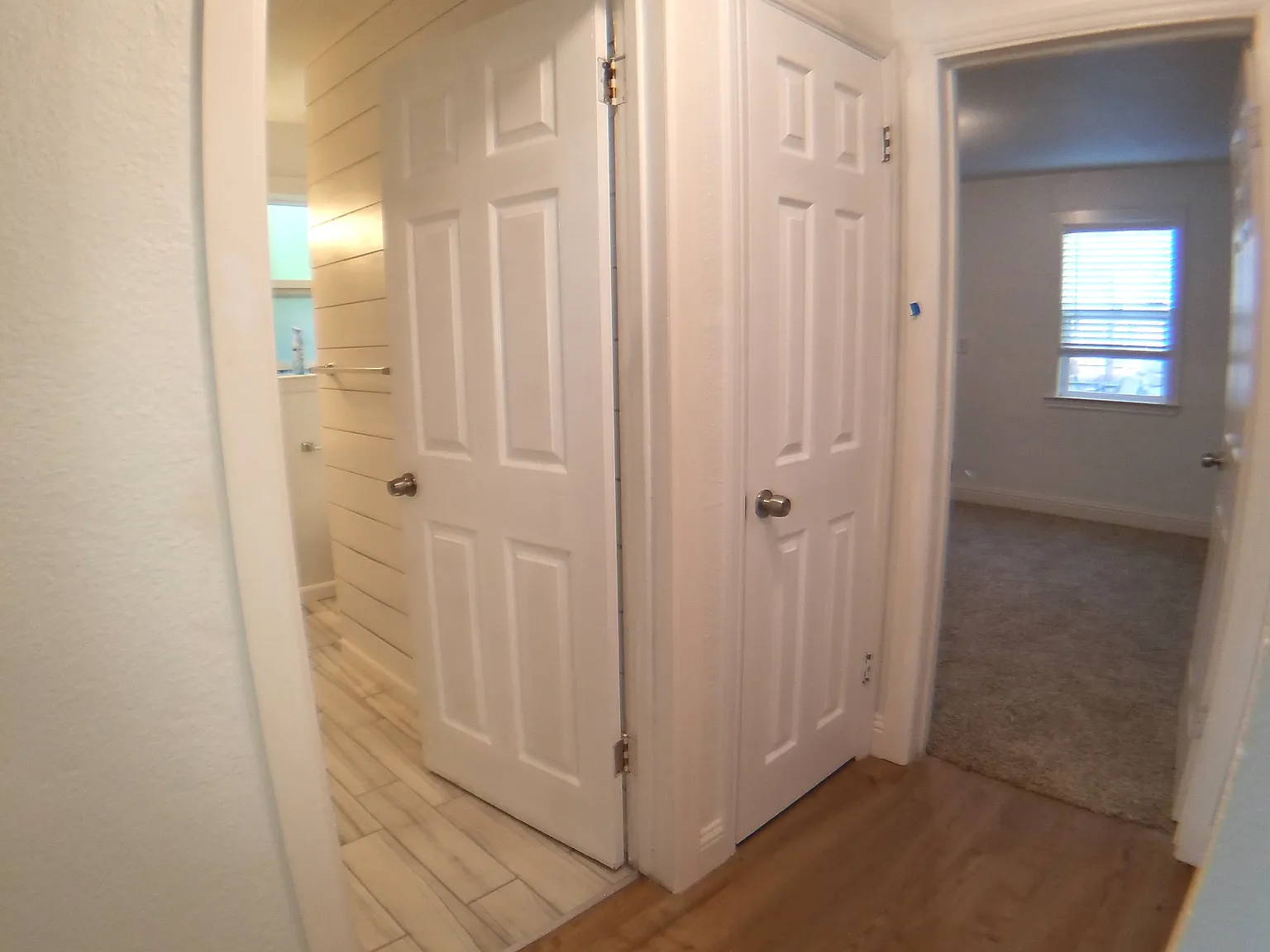 3 bed, 2100 sqft, $950 — Photo 4