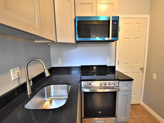 2nd image of 1227 W Susquehanna Ave Floor 2