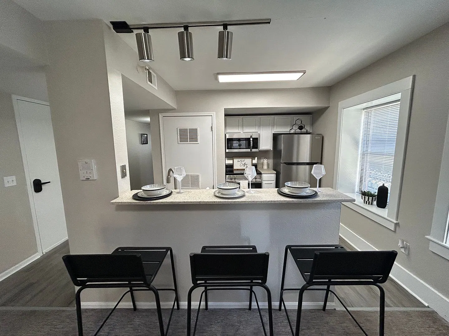 Drake Court — Photo 4