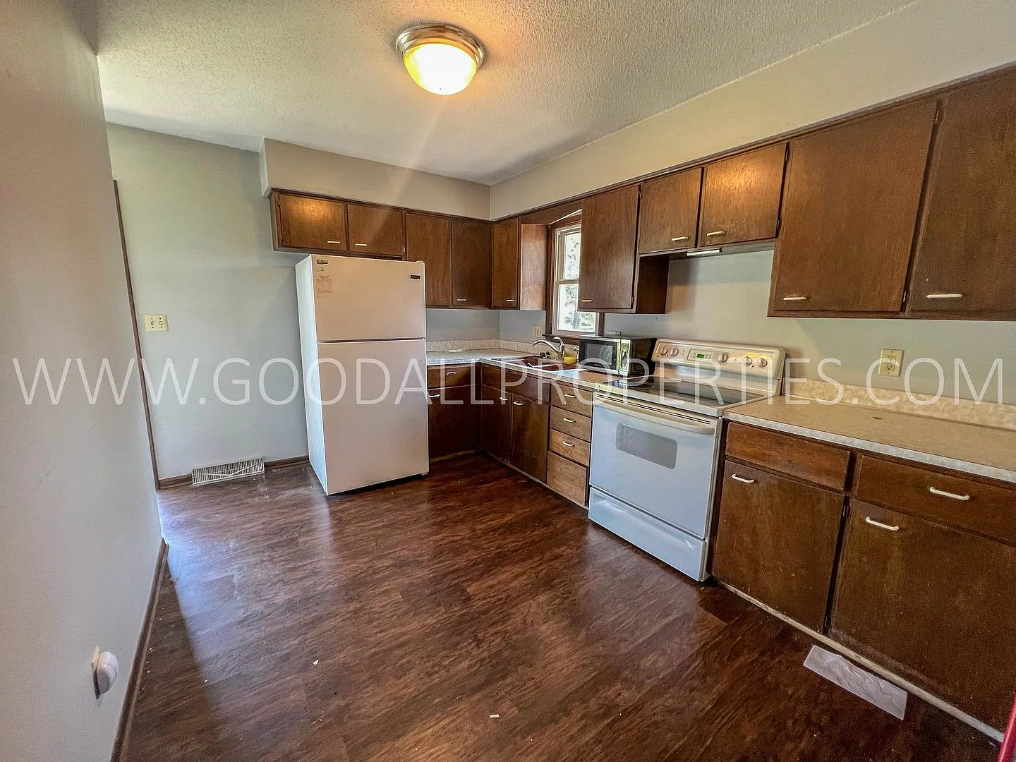 Great 2 bedroom 1 bath with basement Duplex in Ankeny — Photo 2