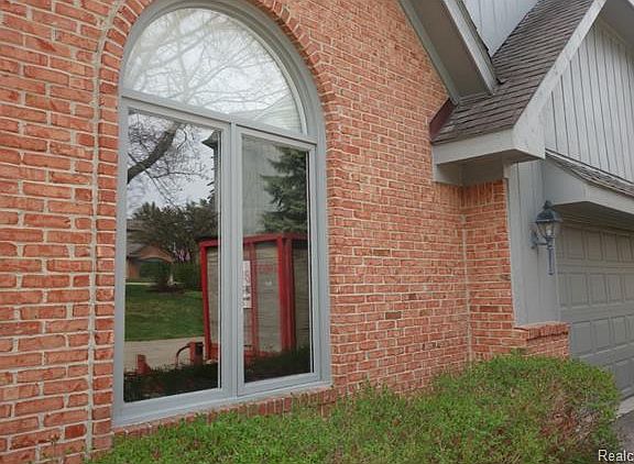 3rd image of 37527 Burton Ct #1