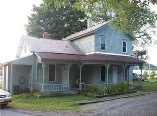 18 Railroad St, Sandy Lake, PA 16145