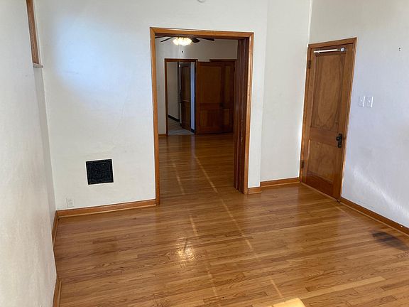 4th image of 563 Eiler St Floor 2