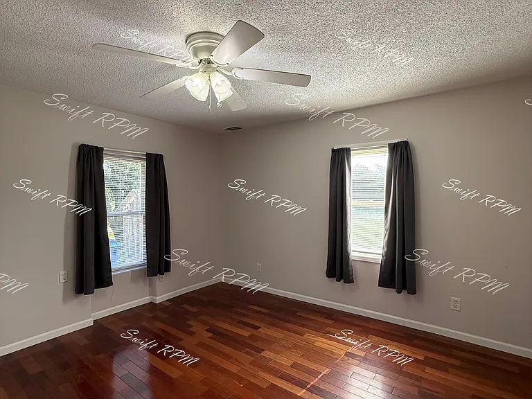 18501 N Main St — Photo 10