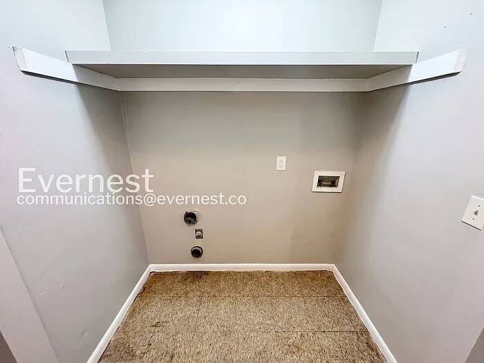 3058 Saint Paul Dr — Photo 15