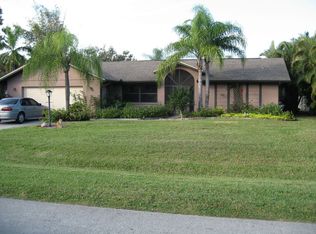 127 Wickliffe Dr, Naples, FL 34110