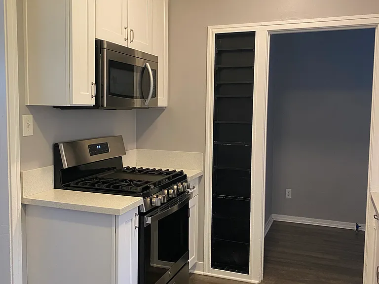 12433 Howard St — Photo 7