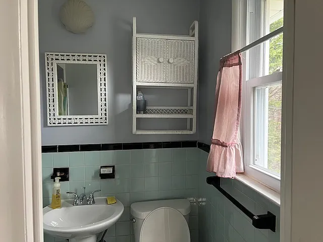 1204 Crestover Rd — Photo 3