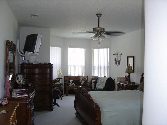 4th image of 610 N McGowan Ave