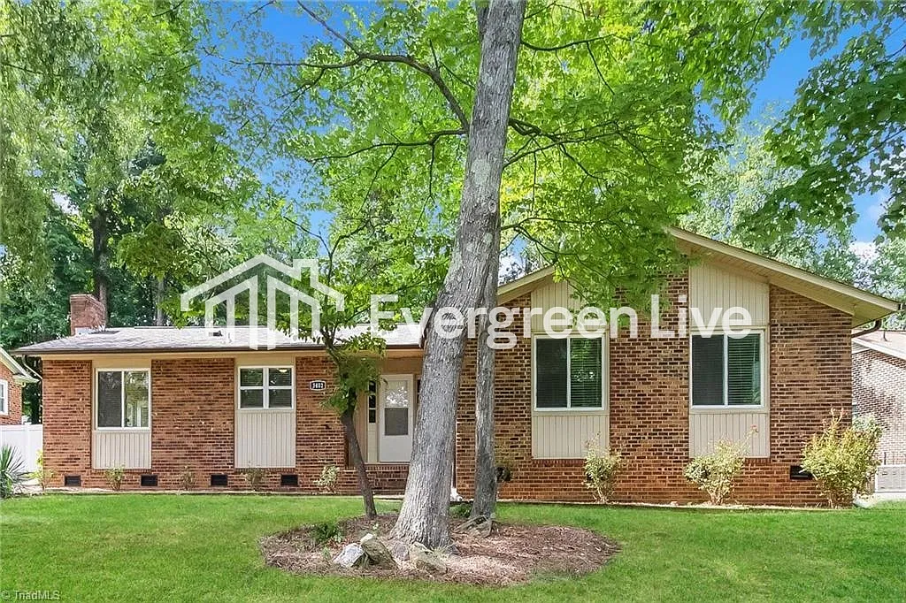 3 bed, 2.0 bath, 1741 sqft, $2,095 — Photo 1