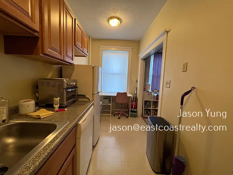 233 Kelton St #4 — Photo 7