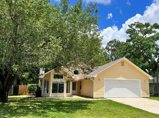 102 Acorn Ct, Kingsland, GA 31548