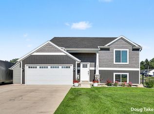 4225 Butternut Dr, Wayland, MI 49348