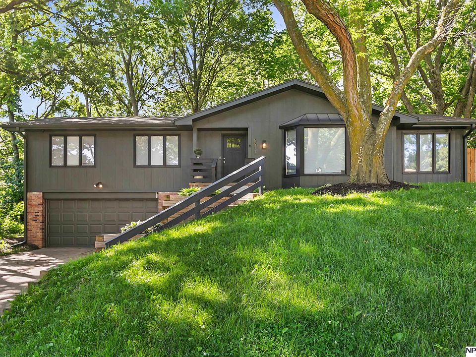 1st image of 8911 Raven Oaks Dr