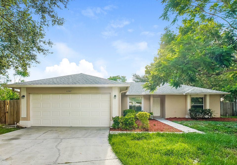 1st image of 11747 Crescent Pines Blvd