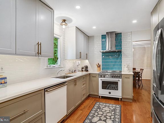 4th image of 44 Acorn Ct