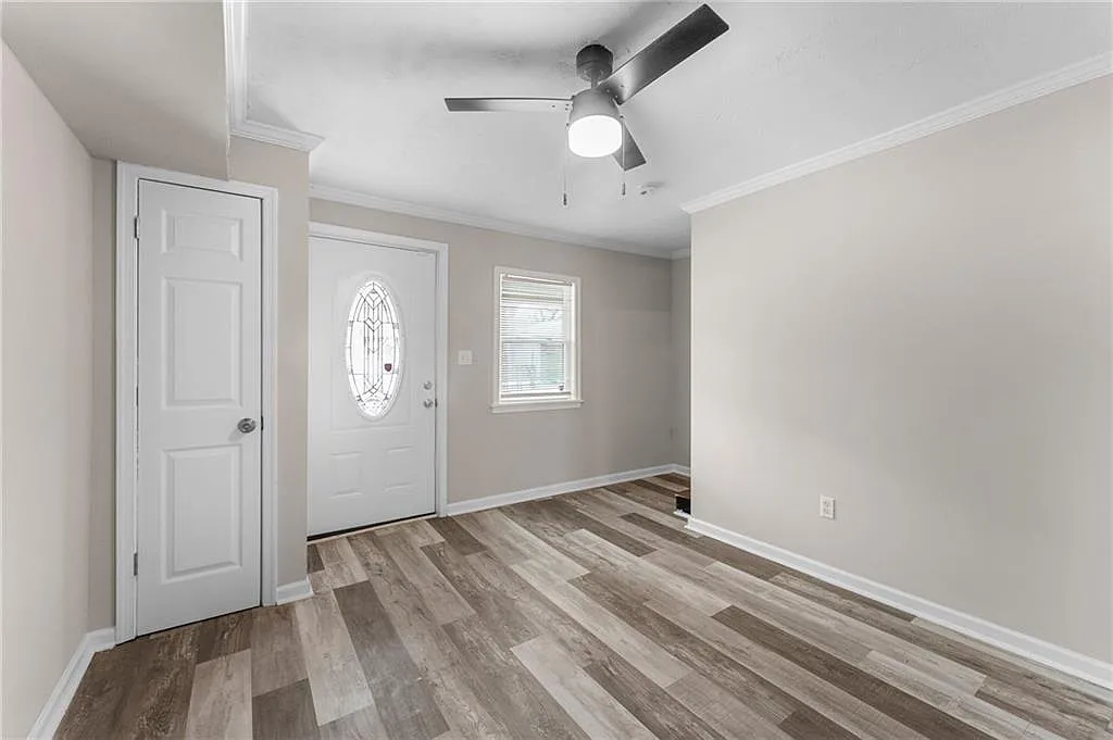 4 bed, 1350 sqft, $2,200 — Photo 2