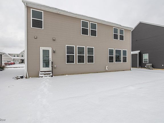 3rd image of 8981 Leatherleaf Dr
