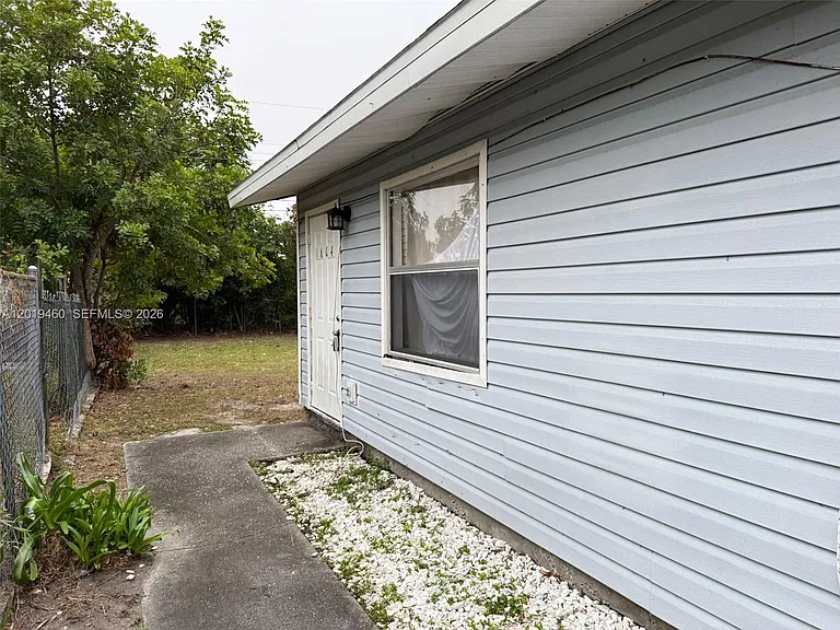 1604 Cypress Dr #1 — Photo 14