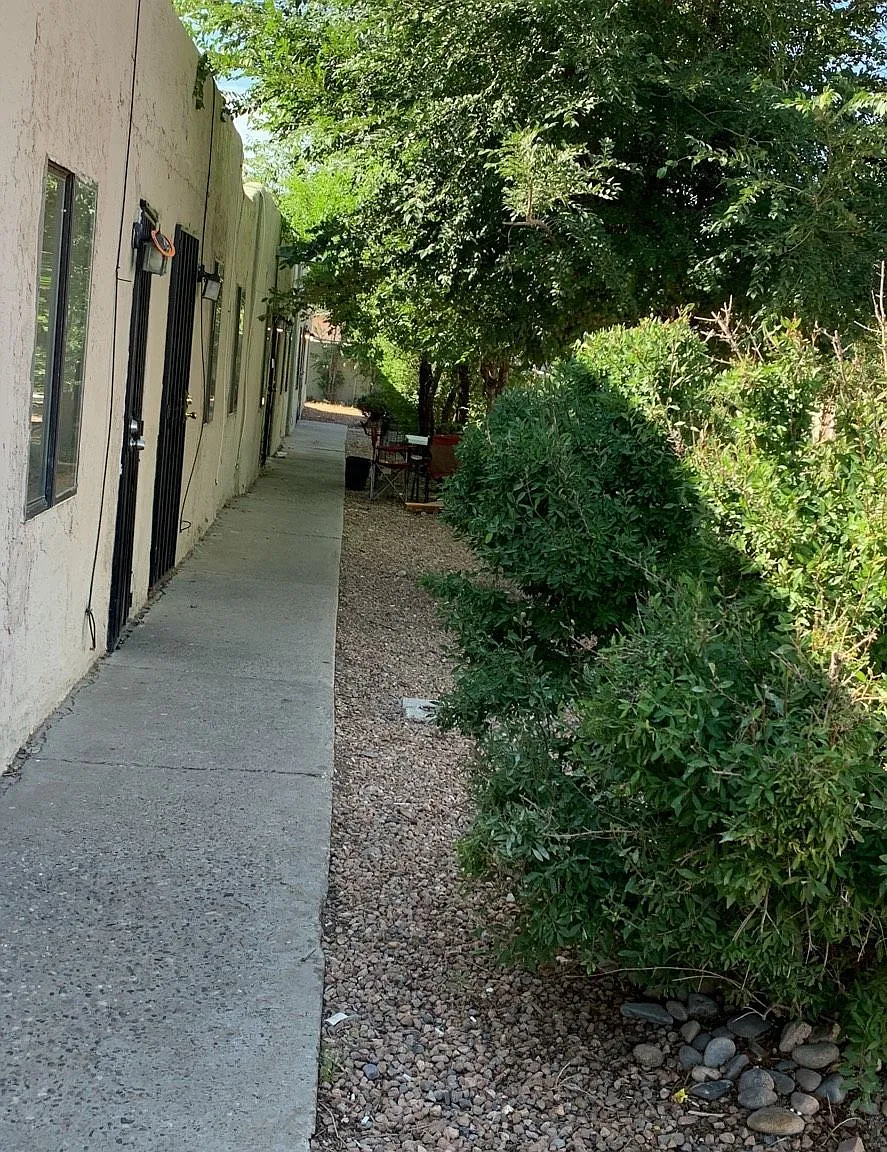 Modern Apartments with Outdoor Courtyard — Photo 1