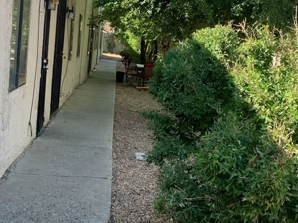 Modern Apartments with Outdoor Courtyard, 208 Mescalero Rd NW #3, Albuquerque, NM 87107