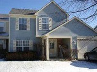 825 Castleton Ct, Mundelein, IL 60060