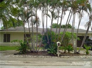 5917 NW 199th St, Hialeah, FL 33015