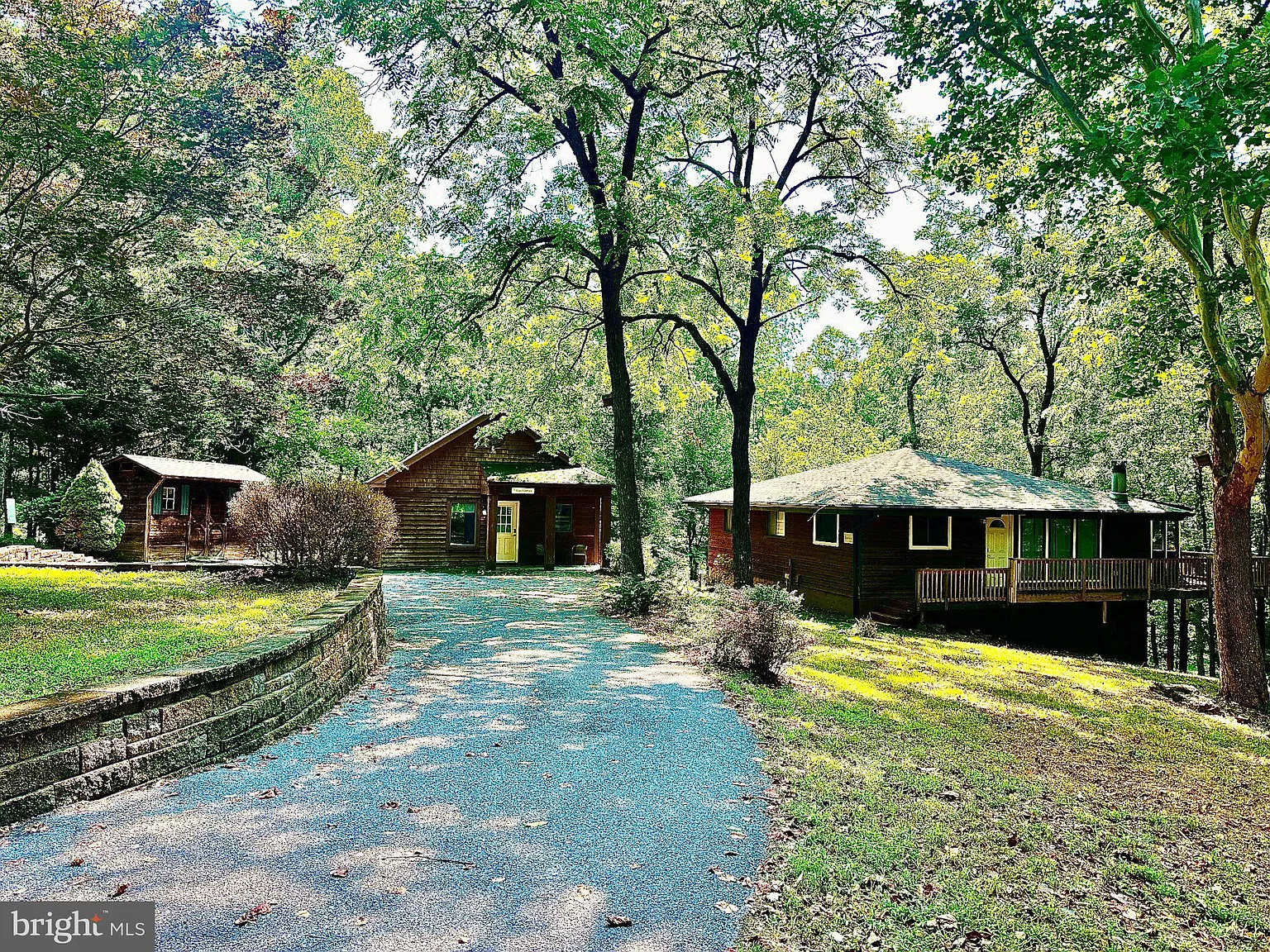 5 bed, 3.0 bath, 1600 sqft, $3,500 — Photo 2