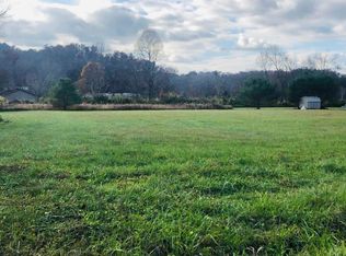 305 Hickory Grove Ln, Stanton, KY 40380