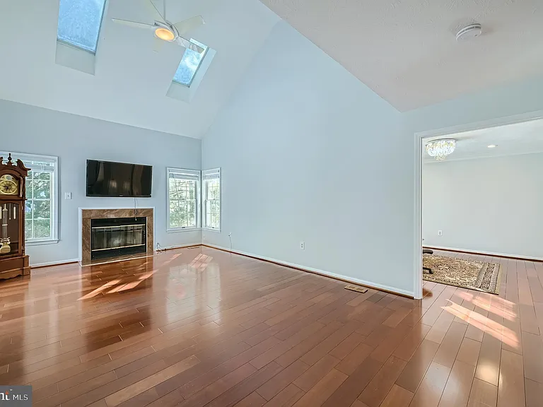 8 Sapphire Hill Ct — Photo 4