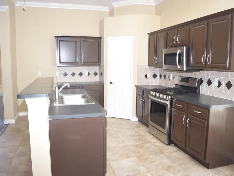 3431 Jasper Dr — Photo 10