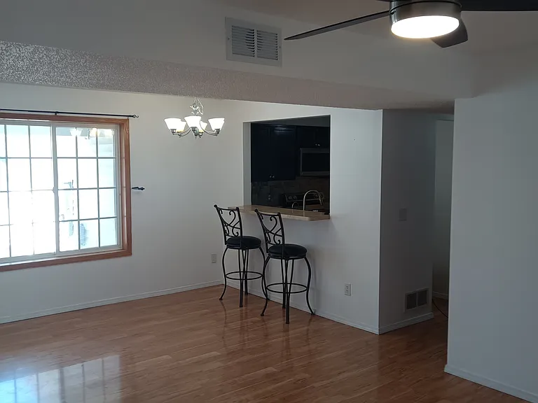 943 Serenity Cir — Photo 6