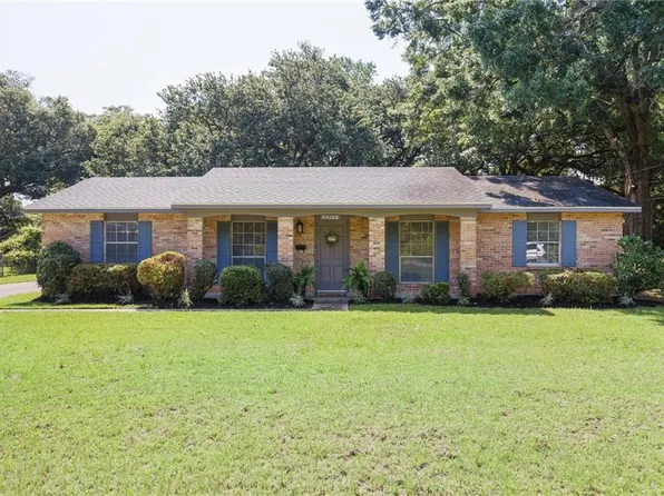 2225 E Vaughan Dr, Mobile, AL 36605