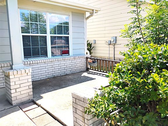 3rd image of 9961 George Washington Dr