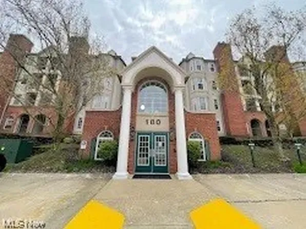 180 Fox Hollow Dr APT 207, Mayfield Heights, OH 44124