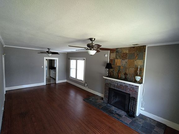 4th image of 826 W Lynwood Ave
