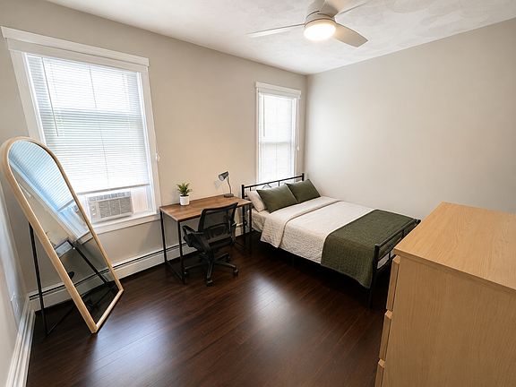 5th image of 158 Holland St #B
