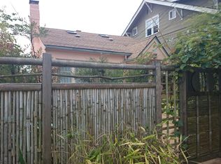 527 N 73rd St, Seattle, WA 98103