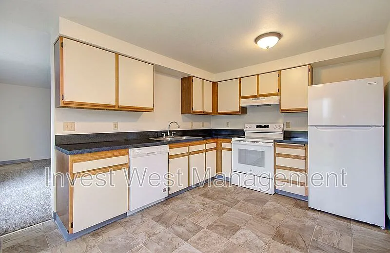 1 bed, 1.0 bath, 728 sqft, $1,295 — Photo 3
