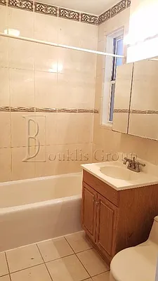 Rented by Bouklis Group | media 4