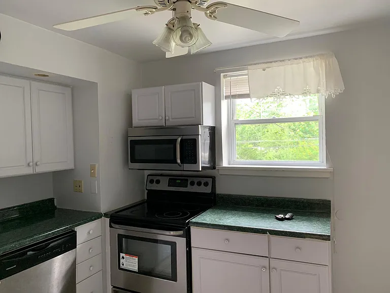 8529 Everett Ave — Photo 8