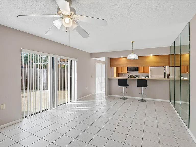 1821 18th Ln — Photo 6